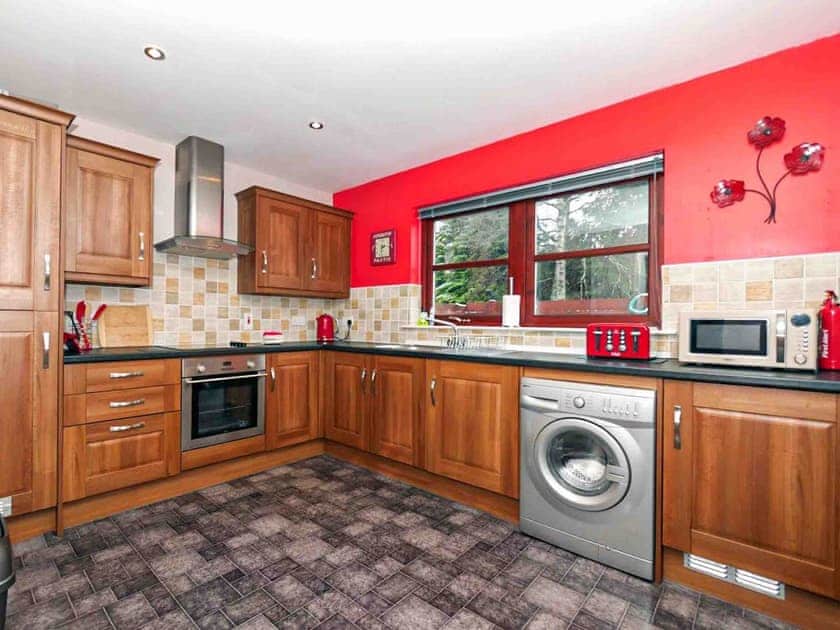 Kitchen | Larrach Beag - Silverglades Holiday Homes, Aviemore