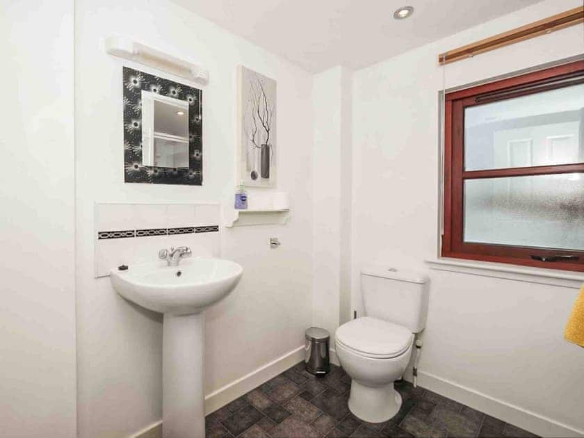 Bathroom | Larrach Beag - Silverglades Holiday Homes, Aviemore