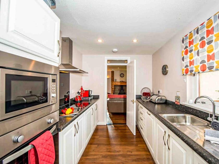Kitchen | Mountain View - Silverglades Holiday Homes, Aviemore