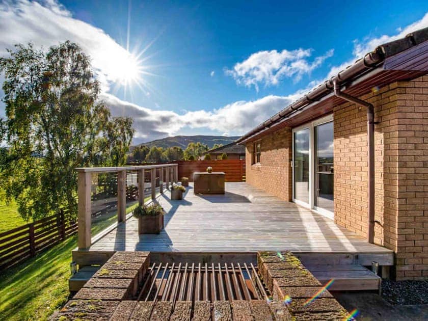 Exterior | Mountain View - Silverglades Holiday Homes, Aviemore