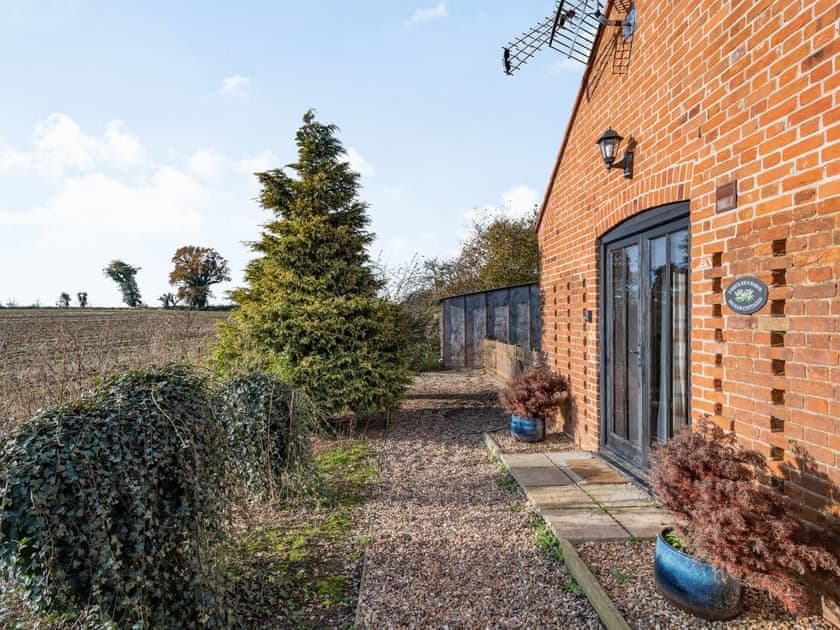 Outdoor area | 2 Brick Kiln Barns - Brick Kiln Barns, Dilham, near North Walsham
