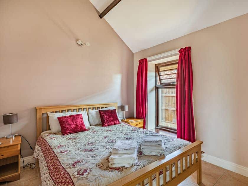 Double bedroom | 2 Brick Kiln Barns - Brick Kiln Barns, Dilham, near North Walsham