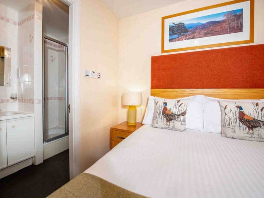 Double bedroom | The Osprey - Silverglades Holiday Homes, Aviemore