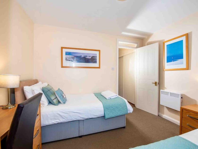 Twin bedroom | The Osprey - Silverglades Holiday Homes, Aviemore
