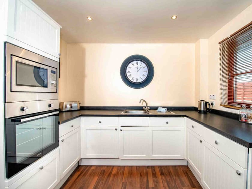 Kitchen | The Osprey - Silverglades Holiday Homes, Aviemore