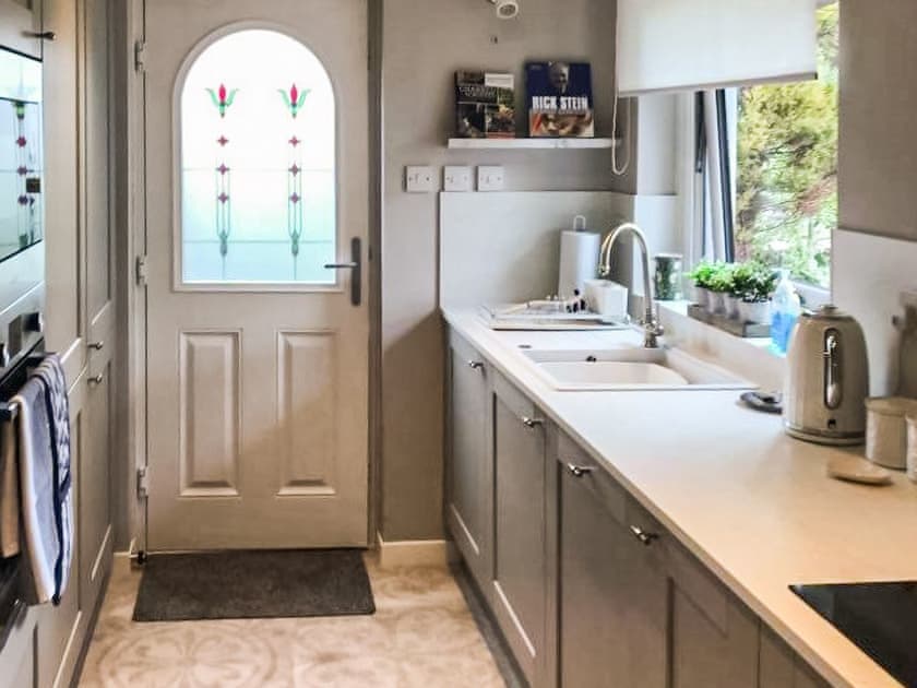 Kitchen | Snowy Owl Lodge - Silverglades Holiday Homes, Aviemore