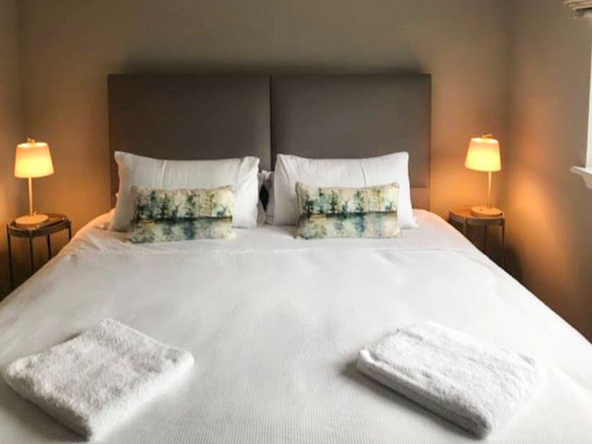Double bedroom | Snowy Owl Lodge - Silverglades Holiday Homes, Aviemore