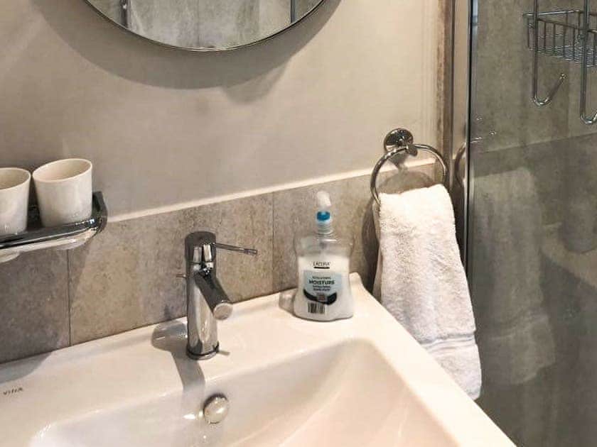 Bathroom | Snowy Owl Lodge - Silverglades Holiday Homes, Aviemore