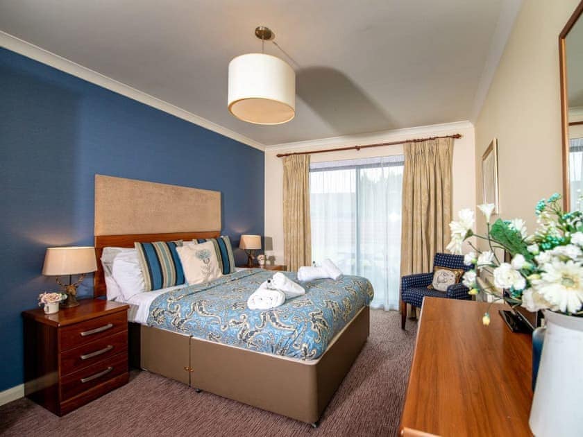 Double bedroom | Applewood Cottage - Silverglades Holiday Homes, Aviemore