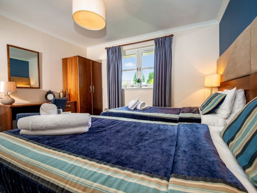 Twin bedroom | Applewood Cottage - Silverglades Holiday Homes, Aviemore