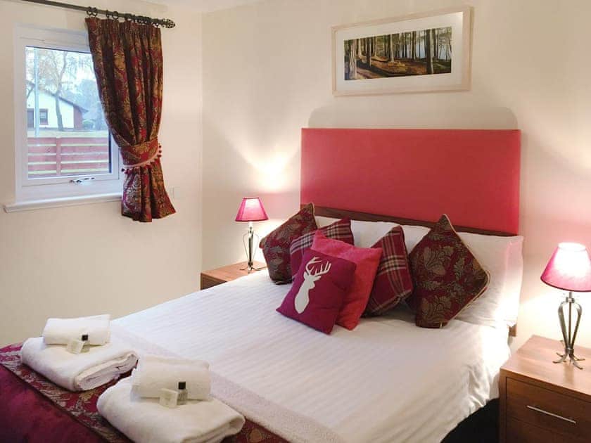 Double bedroom | The Eagle - Silverglades Holiday Homes, Aviemore