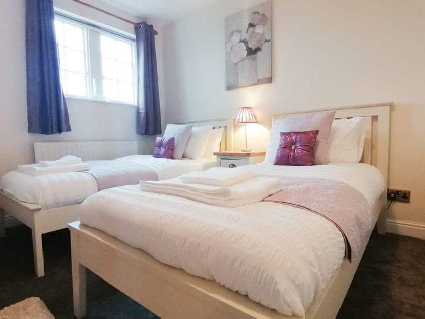 Twin bedroom | Acer Cottage, Tideswell