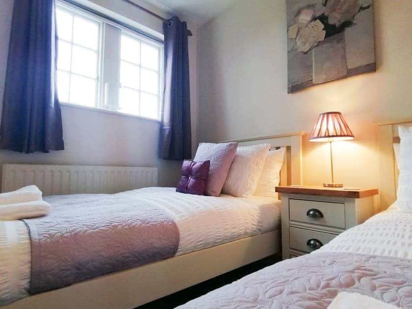 Twin bedroom | Acer Cottage, Tideswell