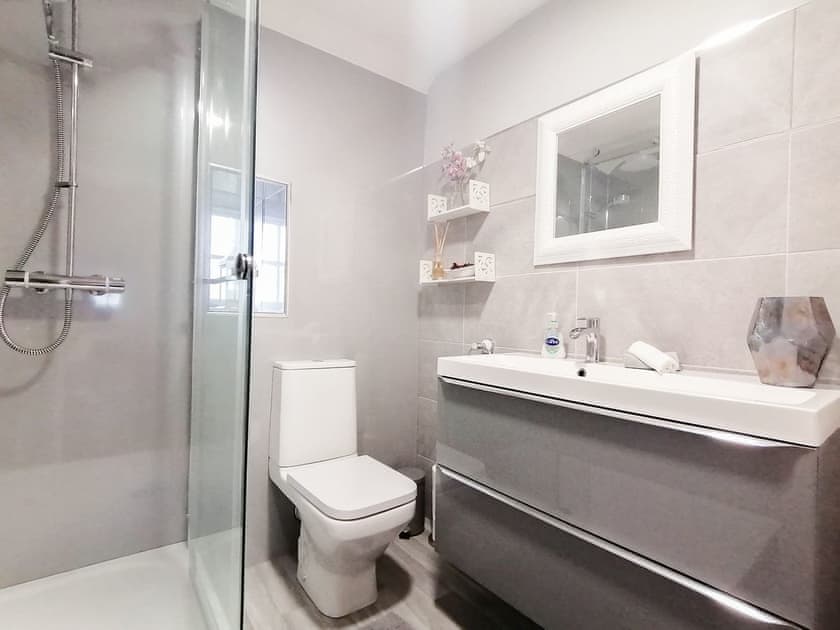 Shower room | Acer Cottage, Tideswell