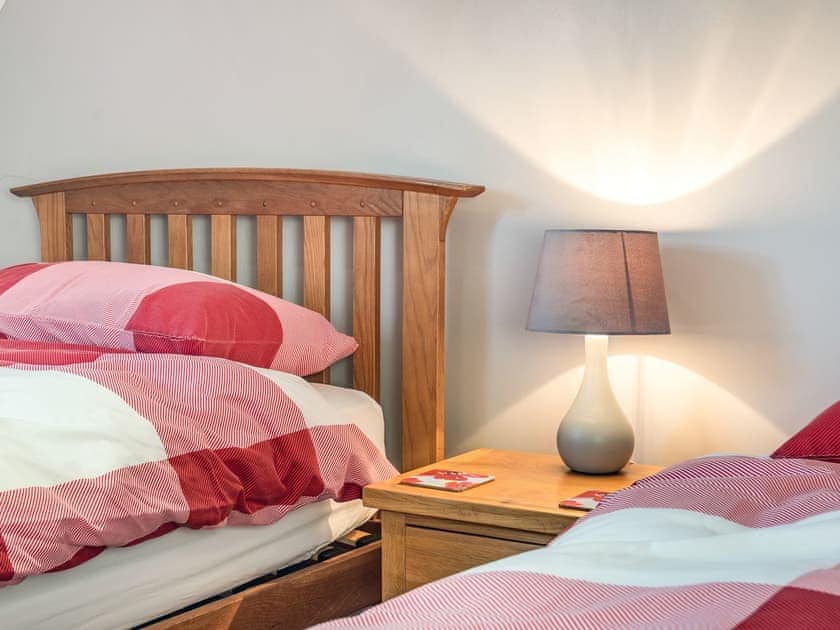 Twin bedroom | Stack View Cottage - Anglesey Seaviews, Penrhos Feilw, near Trearddur Bay