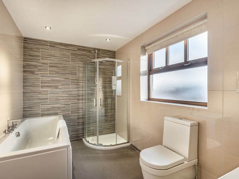 Bathroom | Stack View Cottage - Anglesey Seaviews, Penrhos Feilw, near Trearddur Bay