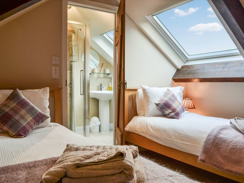 Twin bedroom | Over Brandelhow, Keswick