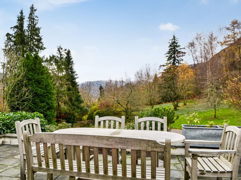 Sitting-out-area | Over Brandelhow, Keswick