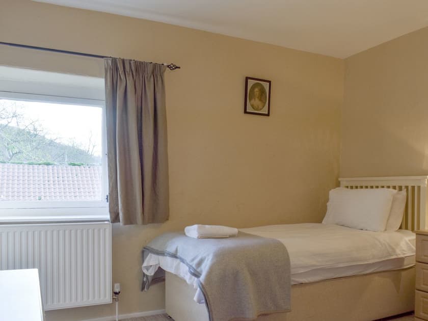 Twin bedroom | Kildale Barn - 27945 - Baysdale Abbey, Kildale, near Stokesley