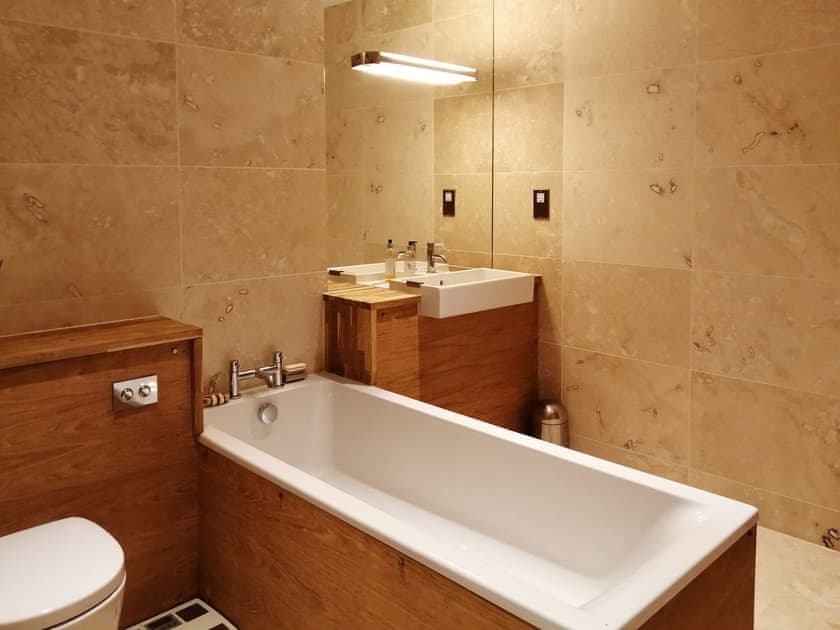 Bathroom | Kilbowie Retreat, Oban