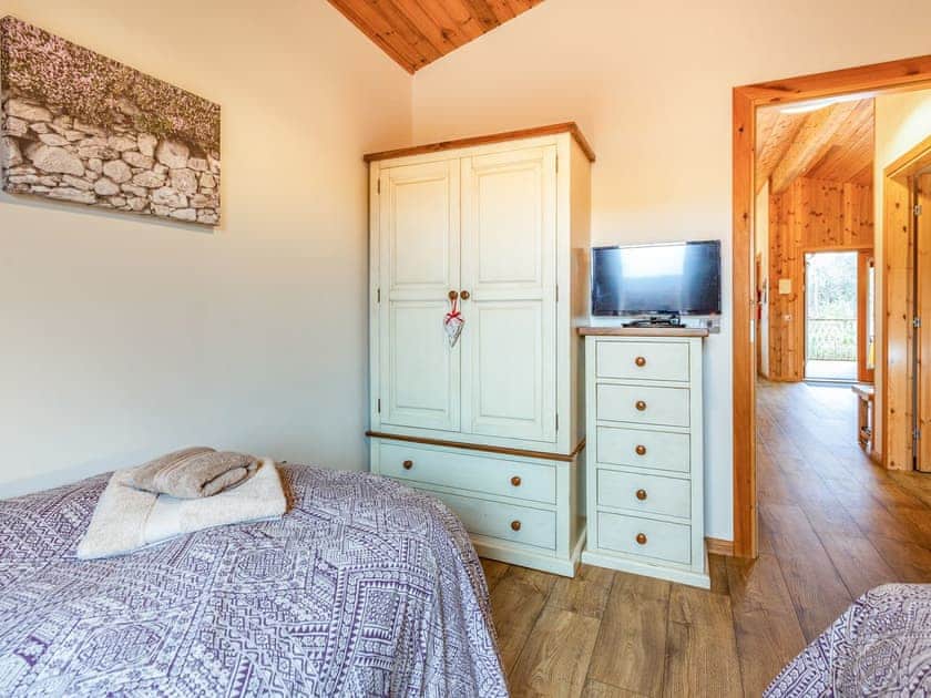 Twin bedroom | Burnside Lodge, Torlundy, near Fort William
