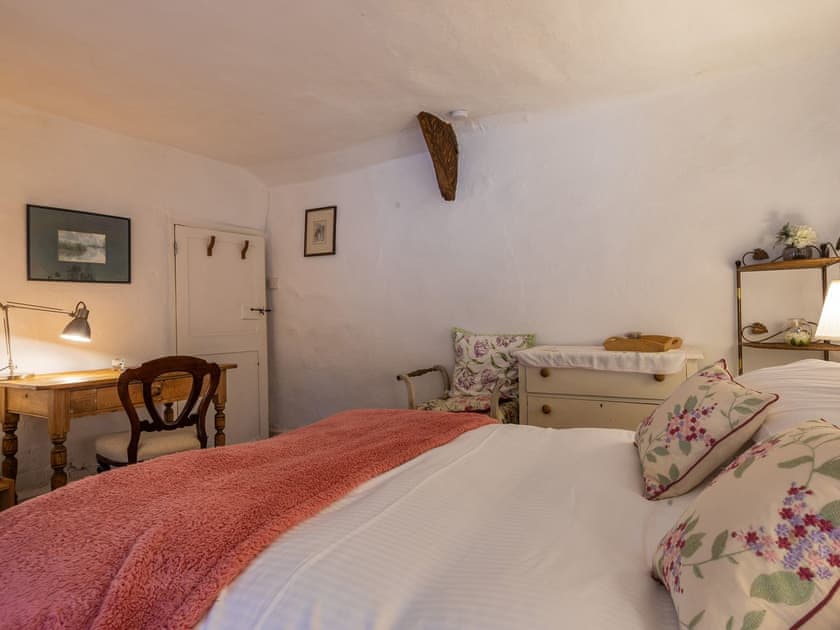 Double bedroom | Sheepwash Square House, Sheepwash, near Beaworthy