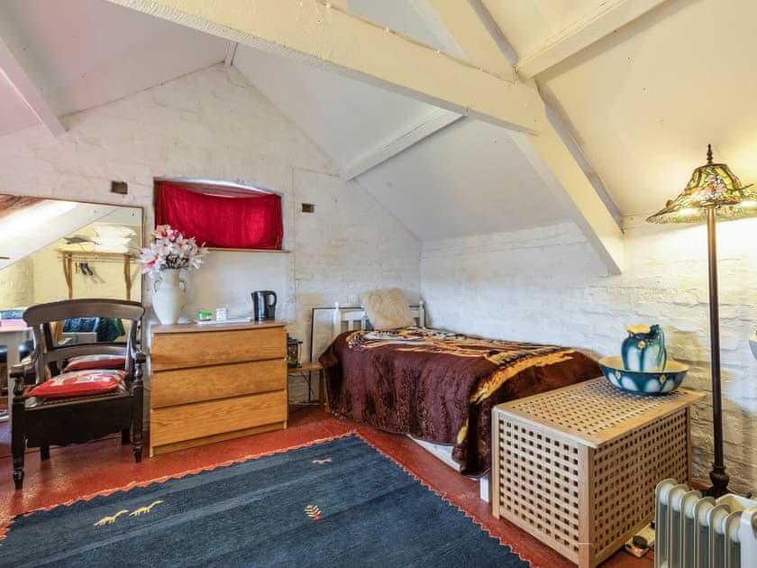 Twin bedroom | Sheepwash Square House, Sheepwash, near Beaworthy