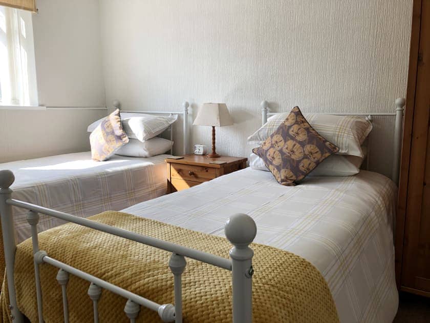 Twin bedroom | Etive Cottage, Warenford, near Belford