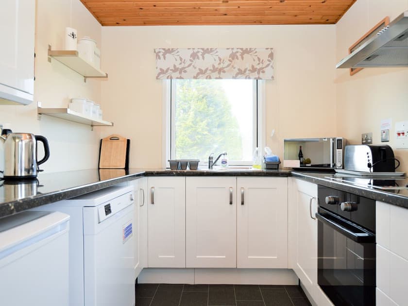Kitchen | 6 Deercroft Lodge, Dunoon