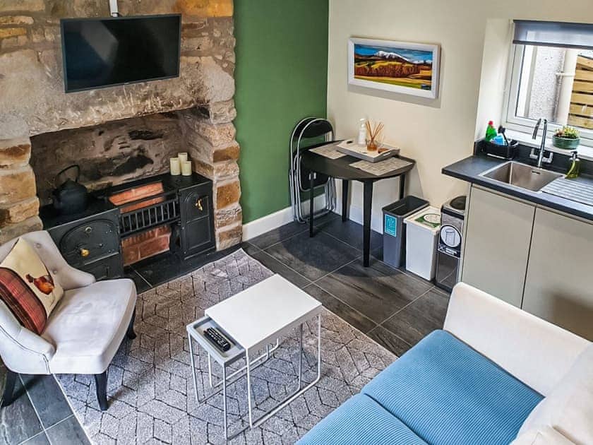 Living room | Oakbank Servant’s Quarters - Pitlochry Self Catering, Pitlochry