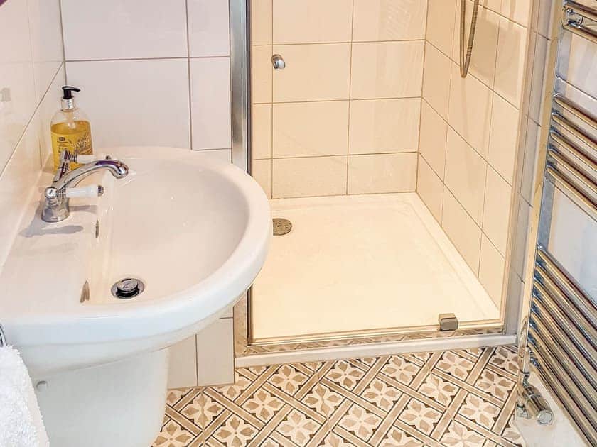 Bathroom | Oakbank Servant’s Quarters - Pitlochry Self Catering, Pitlochry