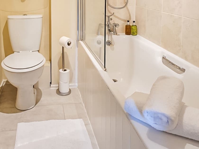 Bathroom | Elmwood West - Pitlochry Self Catering, Pitlochry