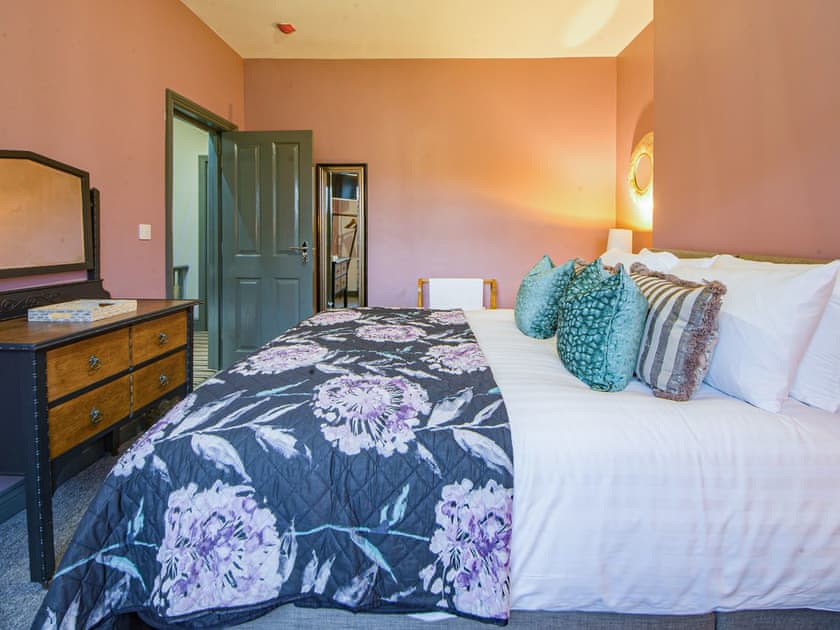 Double bedroom | Barnston House, Heswall, Wirral