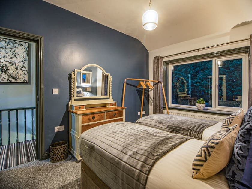 Twin bedroom | Barnston House, Heswall, Wirral