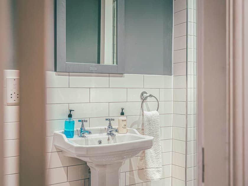 Bathroom | Apartment C - 63 Chester Rows , Chester