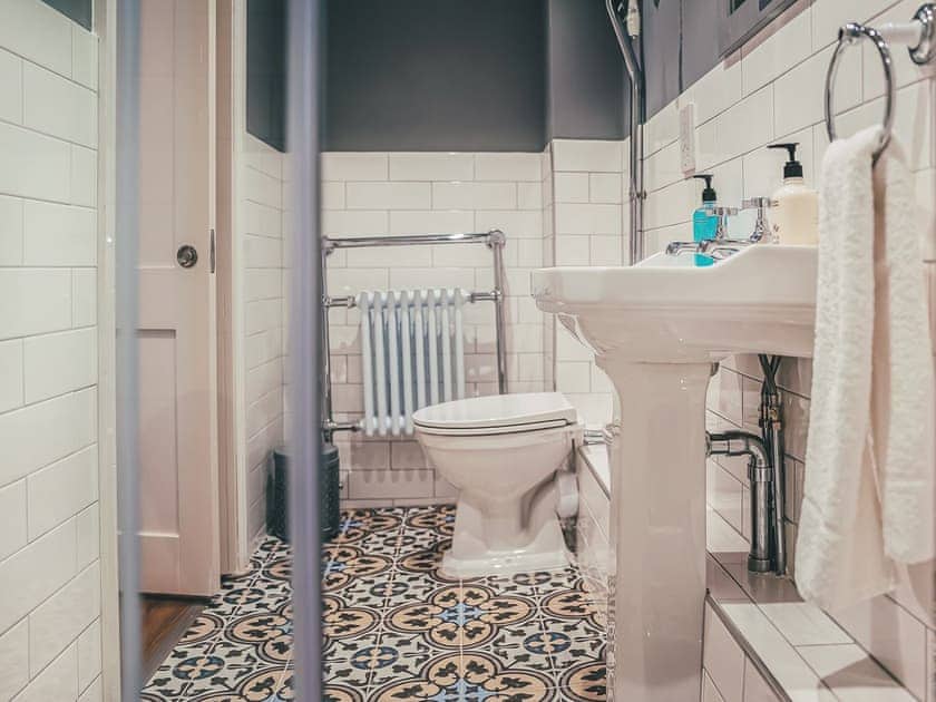 Bathroom | Apartment C - 63 Chester Rows , Chester