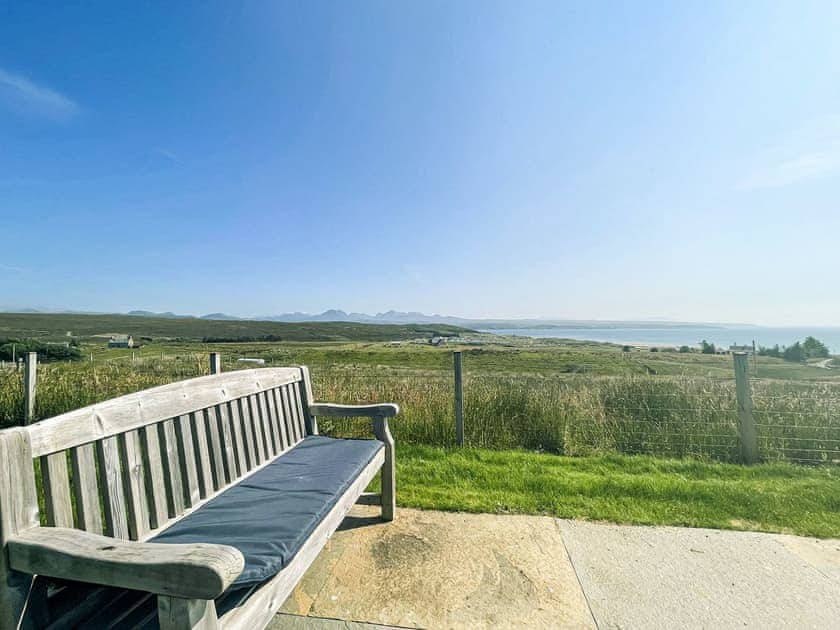 Sitting-out-area | Clarsach, Big Sand
