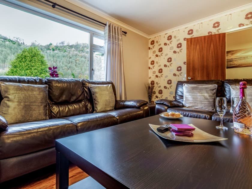 Living room | Cliff View - Clover Holidays, Perth