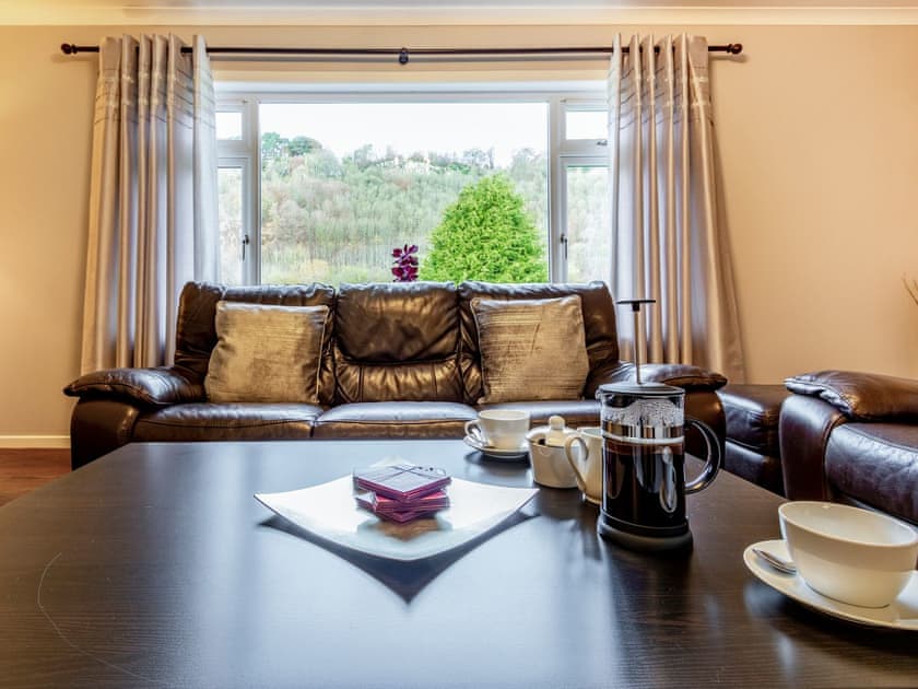Living room | Cliff View - Clover Holidays, Perth