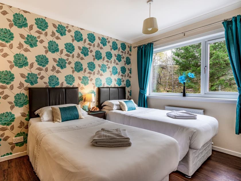 Twin bedroom | Cliff View - Clover Holidays, Perth