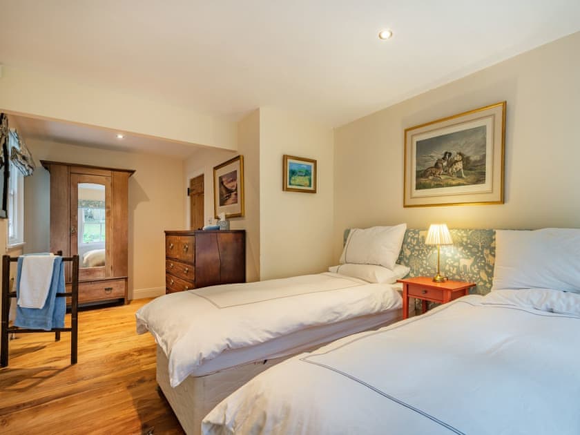 Twin bedroom | Barjols Cottage - Mill Hill and Barjols Holidays, Lamington, near Biggar