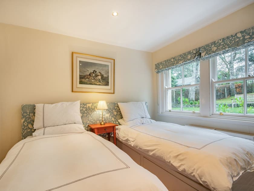 Twin bedroom | Barjols Cottage - Mill Hill and Barjols Holidays, Lamington, near Biggar