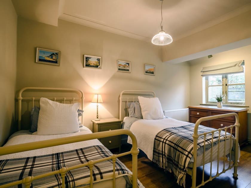 Twin bedroom | Ladybird Cottage, Hunstanton