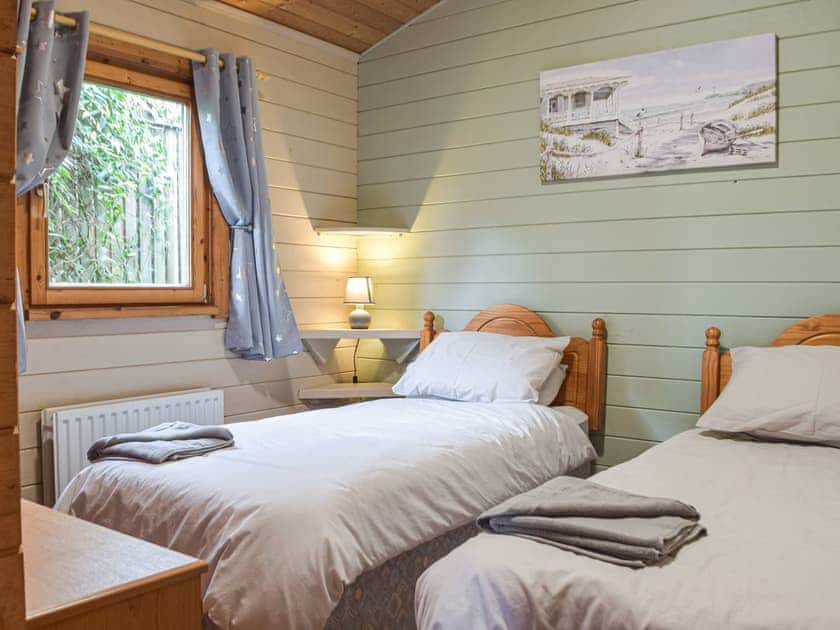 Twin bedroom | Marros Hill Log Cabin, Marros, near Pendine