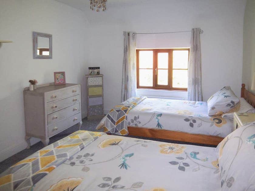 Twin bedroom | The Cottage, Wells