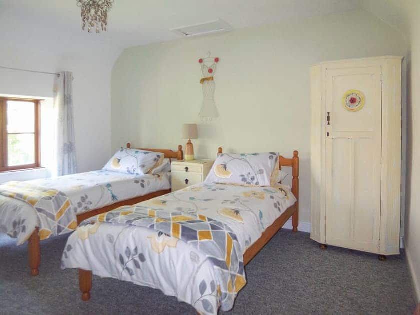 Twin bedroom | The Cottage, Wells