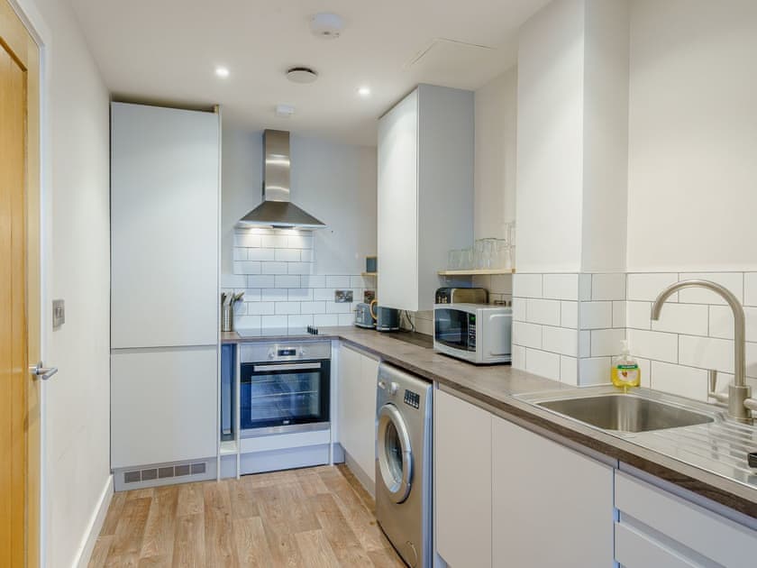 Kitchen | 4 Eastgate - Eastgate House Apartments, Andover