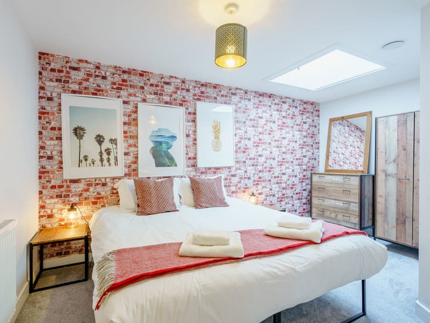 Double bedroom | 4 Eastgate - Eastgate House Apartments, Andover