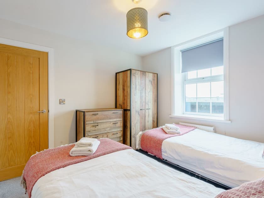 Twin bedroom | 4 Eastgate - Eastgate House Apartments, Andover