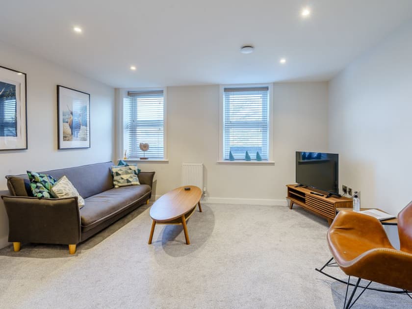 Living area | 6 Eastgate - Eastgate House Apartments, Andover